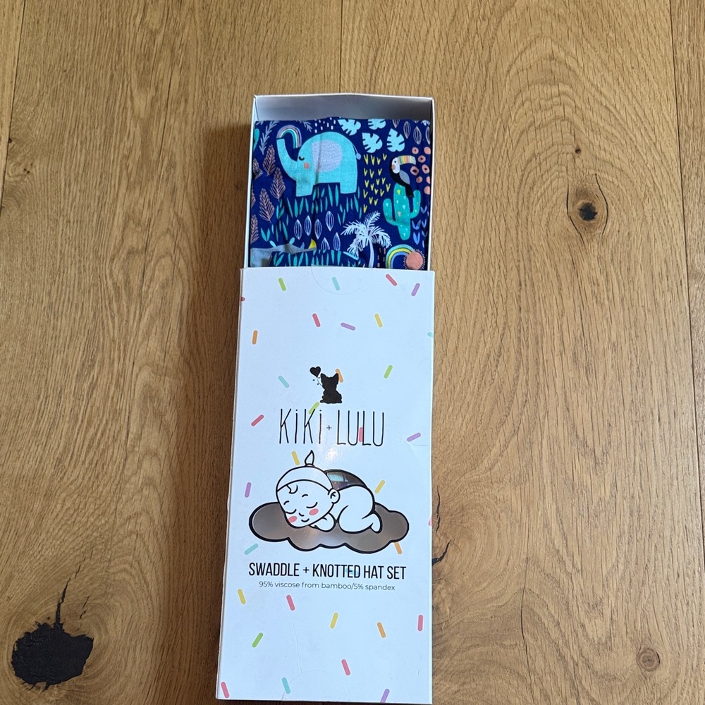 Kiki Lulu Swaddle and Knotted Hat Set